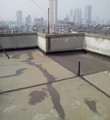 东西湖漏水维修 楼顶漏水是什么原因，楼顶漏水维修方法是什么?